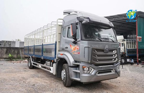 Hướng dẫn chi tiết cách vệ sinh két nước xe tải đúng kỹ thuật