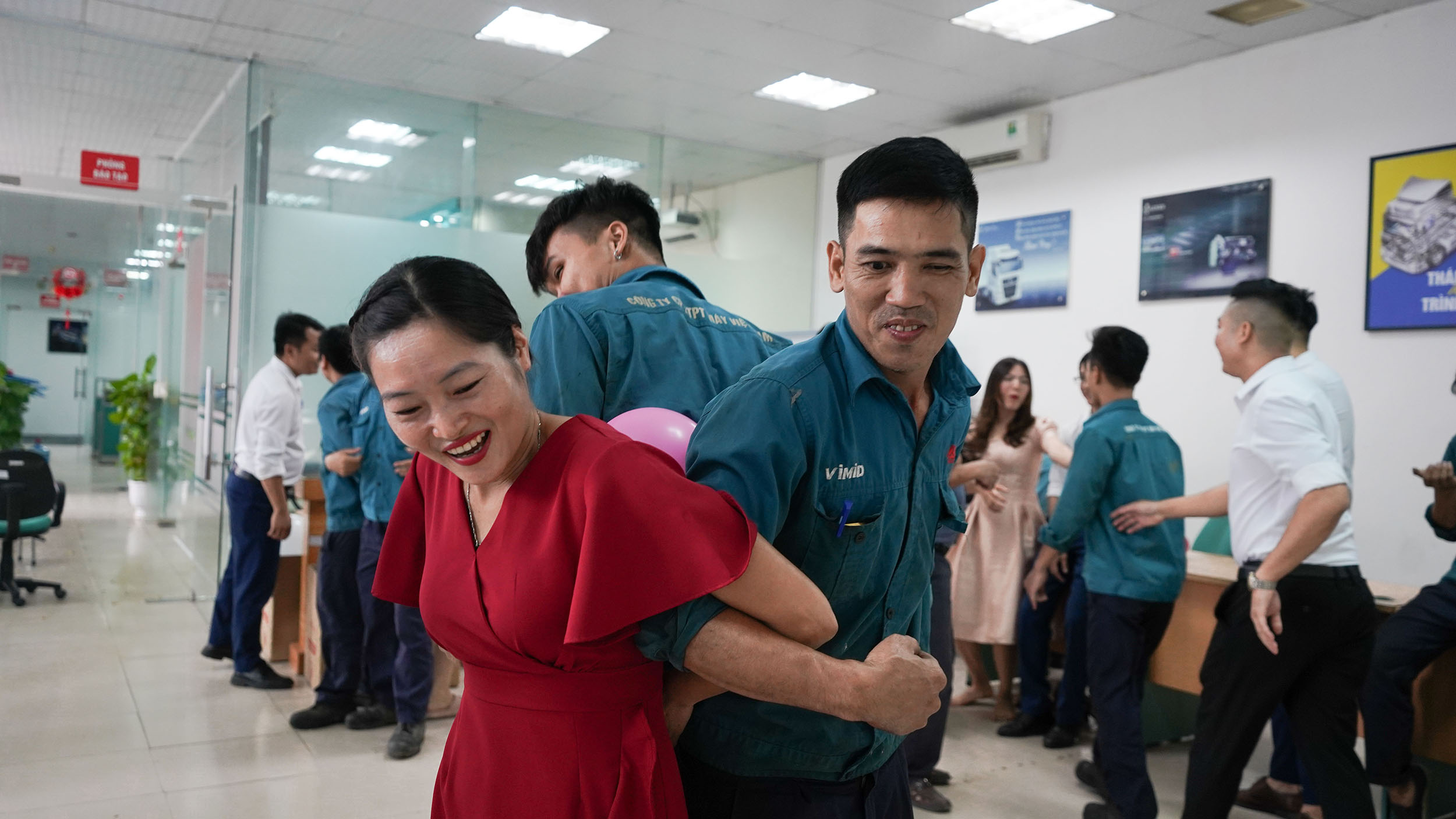 trò chơi chuyển bóng vui nhộn