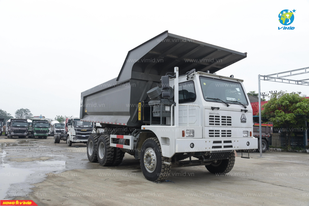 Xe ben howo bá vương chạy mỏ 420hp, 70 tấn, thùng dài 6m