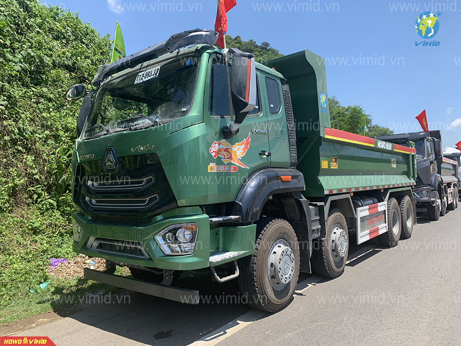 hình ảnh xe tải ben hổ vồ 4 chân