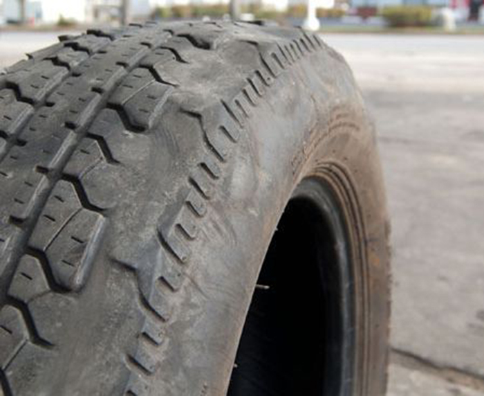 Lốp mòn hai bên