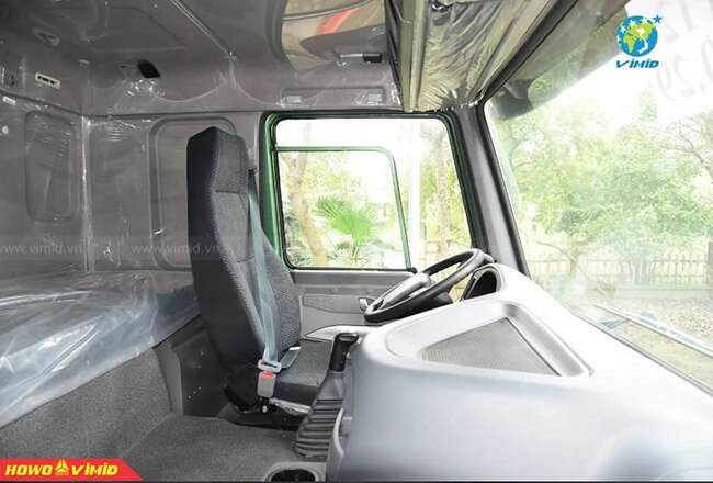 Nội thất nổi bật của xe tải hổ vồ 4 chân