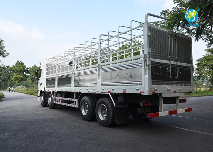 Xe tải TH7 8x4 khung mui nhập khẩu 9m7